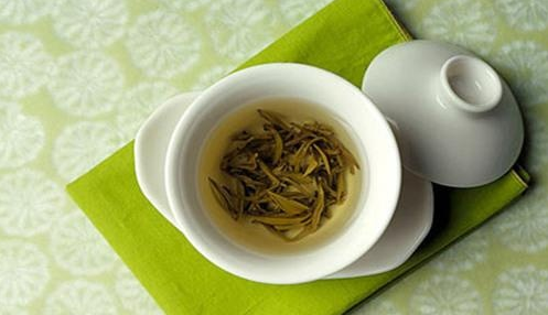 】隔夜茶能不能喝?隔夜茶有何妙用呢?