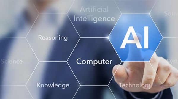 云客服、CRM，是谁蹲守在“AI+SaaS”的下个路口？